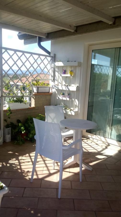 Il Cielo In Una Stanza Hotel Giulianova Exterior foto